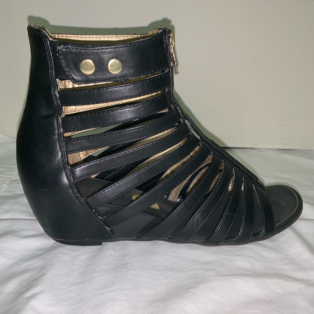 Report Zip Sandals